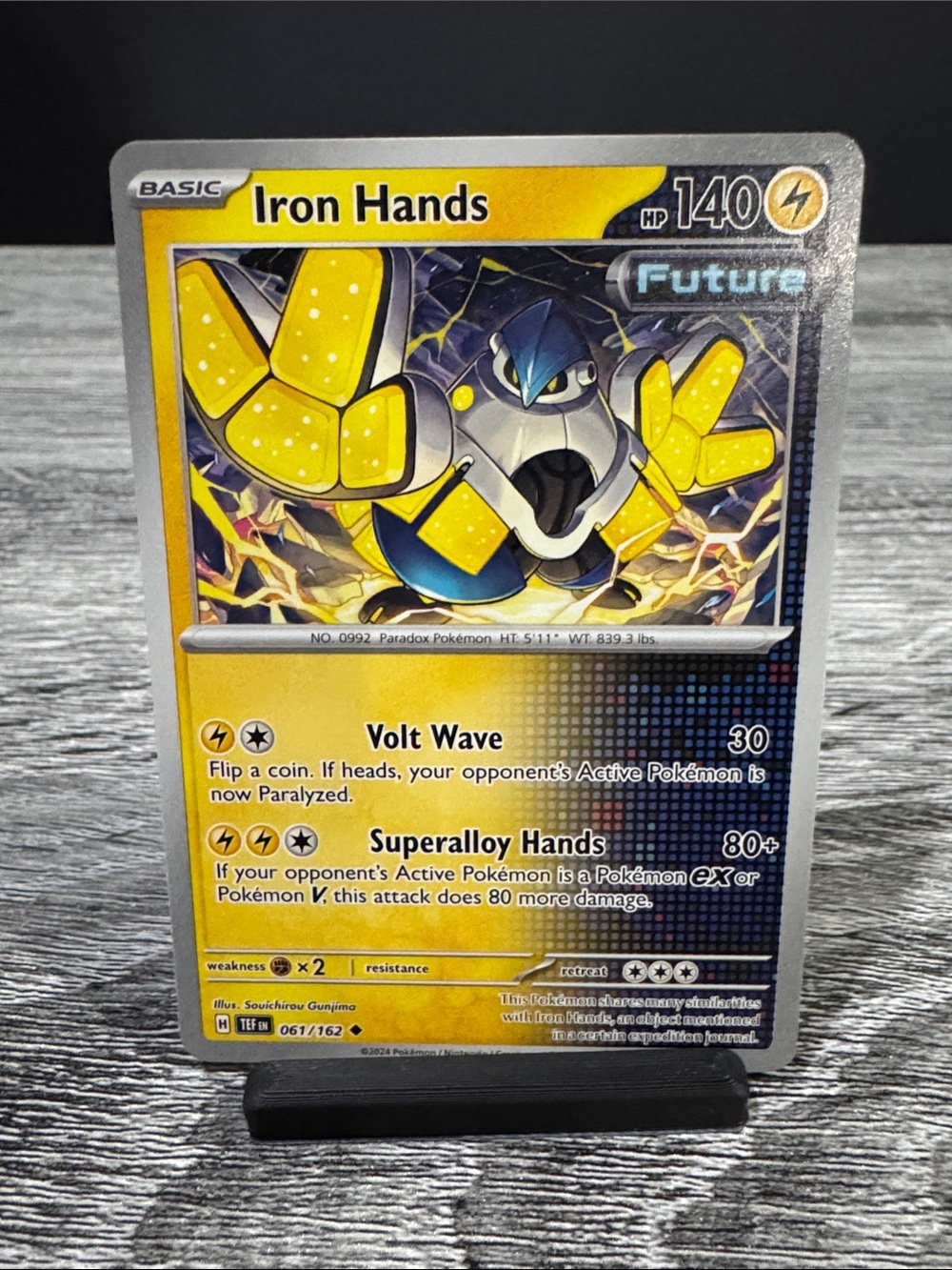 Pokémon | Temporal Forces #061/162: Iron Hands (2024) - Collectible Trading Card